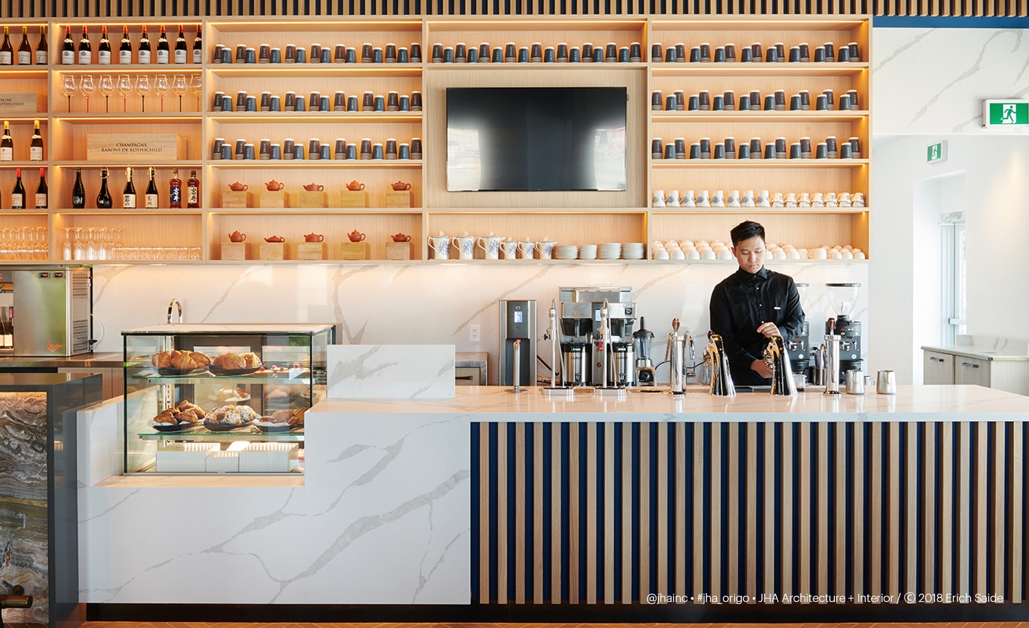 Origo Club | John Henshaw Architect Inc.