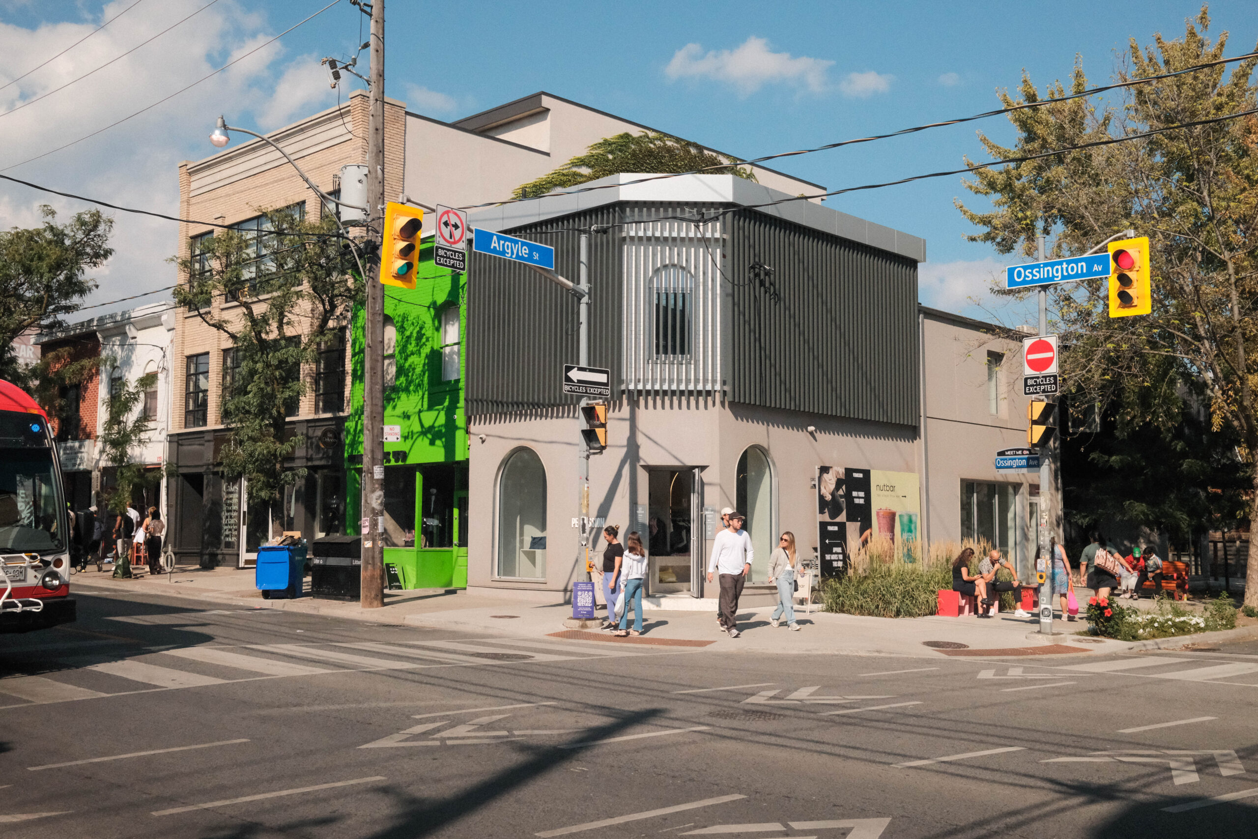 Ossington coffee shops | Corner of Argyle and Ossington on a sunny day | Homes Almanac